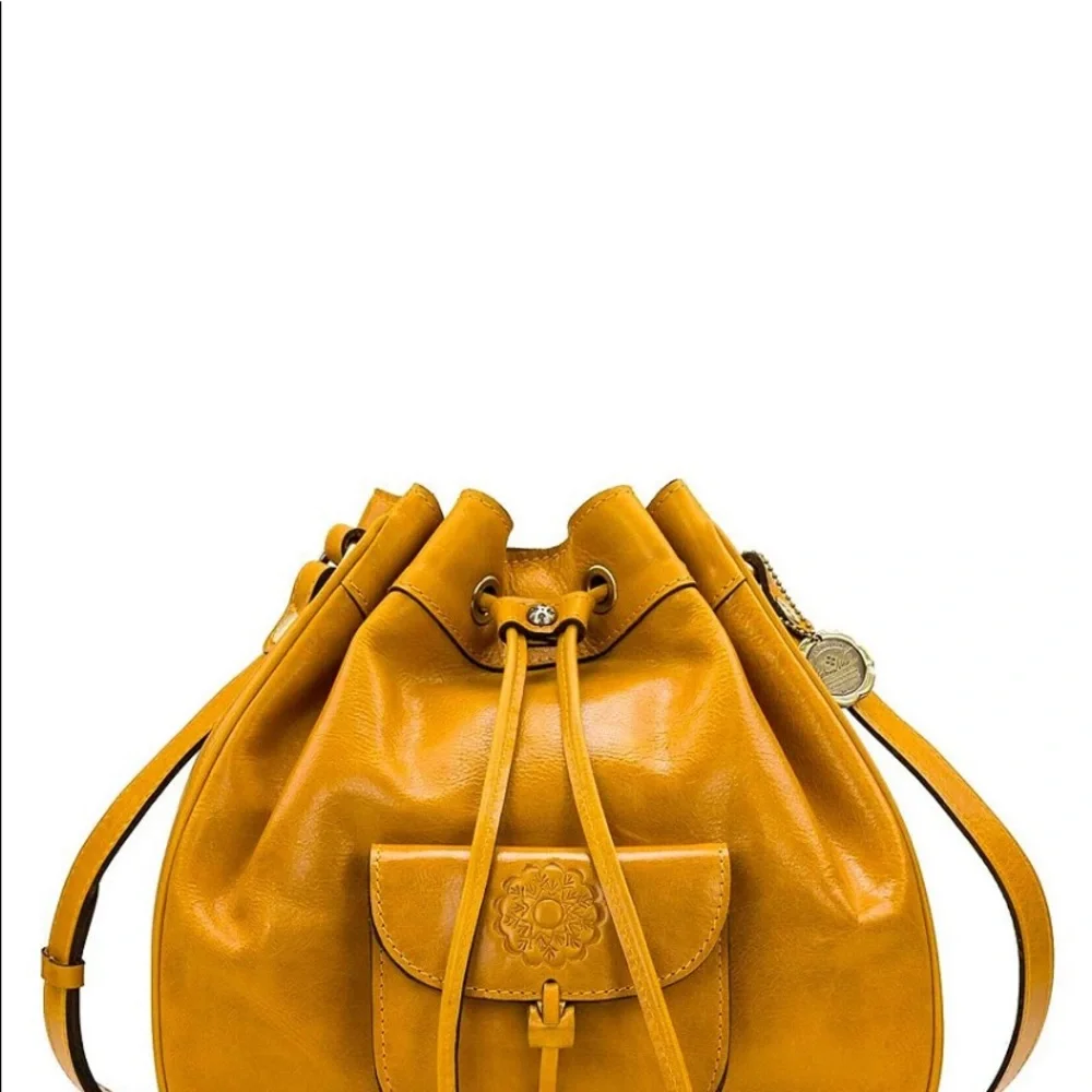 Patricia Nash crossbody bucket bag NWT & dust bag.